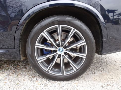 Used 2022 BMW X5 xDrive45e w/ M Sport Package image 4