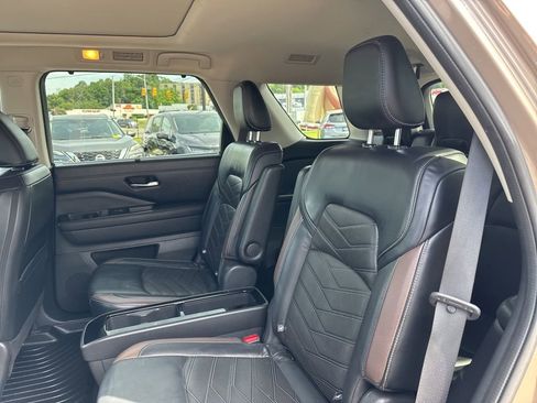 Used 2023 Nissan Pathfinder Platinum AWD/4WD image 26