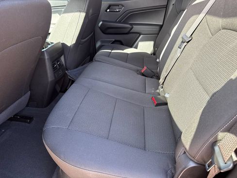 Used 2025 Chevrolet Colorado LT RWD image 15