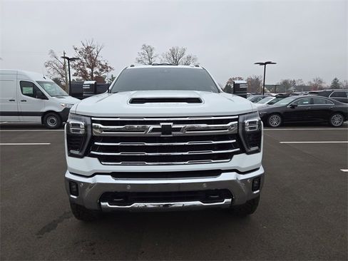 Used 2025 Chevrolet Silverado 2500 LTZ w/ LTZ Plus Package image 8