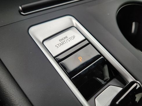 New 2026 Volkswagen Atlas Cross Sport SE AWD/4WD image 12