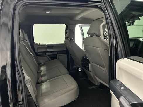 Used 2018 Ford F150 XLT w/ Equipment Group 302A Luxury AWD/4WD image 19