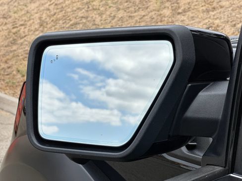 Used 2025 Ford F150 Raptor AWD/4WD image 39