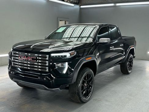 Used 2024 GMC Canyon Denali w/ LPO, Denali Black Edition AWD/4WD image 3
