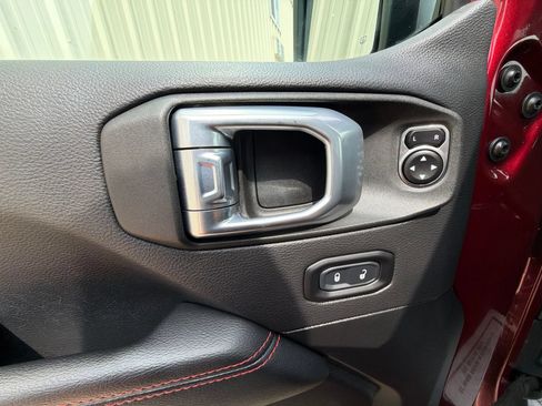 Used 2021 Jeep Gladiator Rubicon AWD/4WD image 9