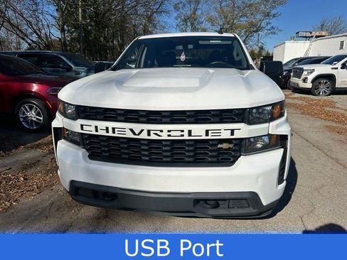 Used 2020 Chevrolet Silverado 1500 Custom w/ Custom Value Package image 5