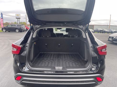 Used 2025 Chevrolet Trax LS image 7