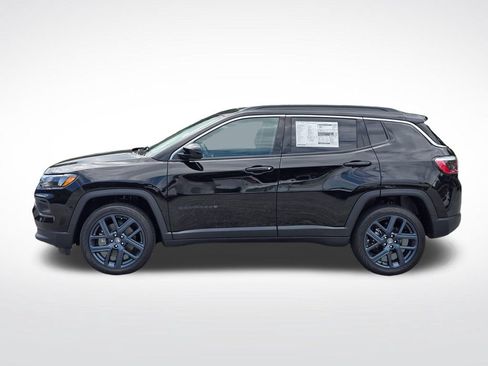 New 2026 Jeep Compass Latitude AWD/4WD image 17