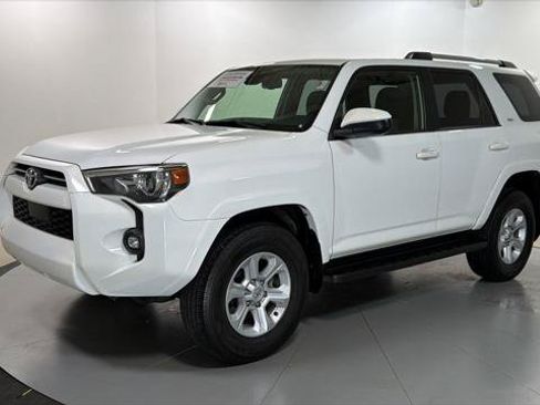 Certified 2022 Toyota 4Runner SR5 AWD/4WD image 1