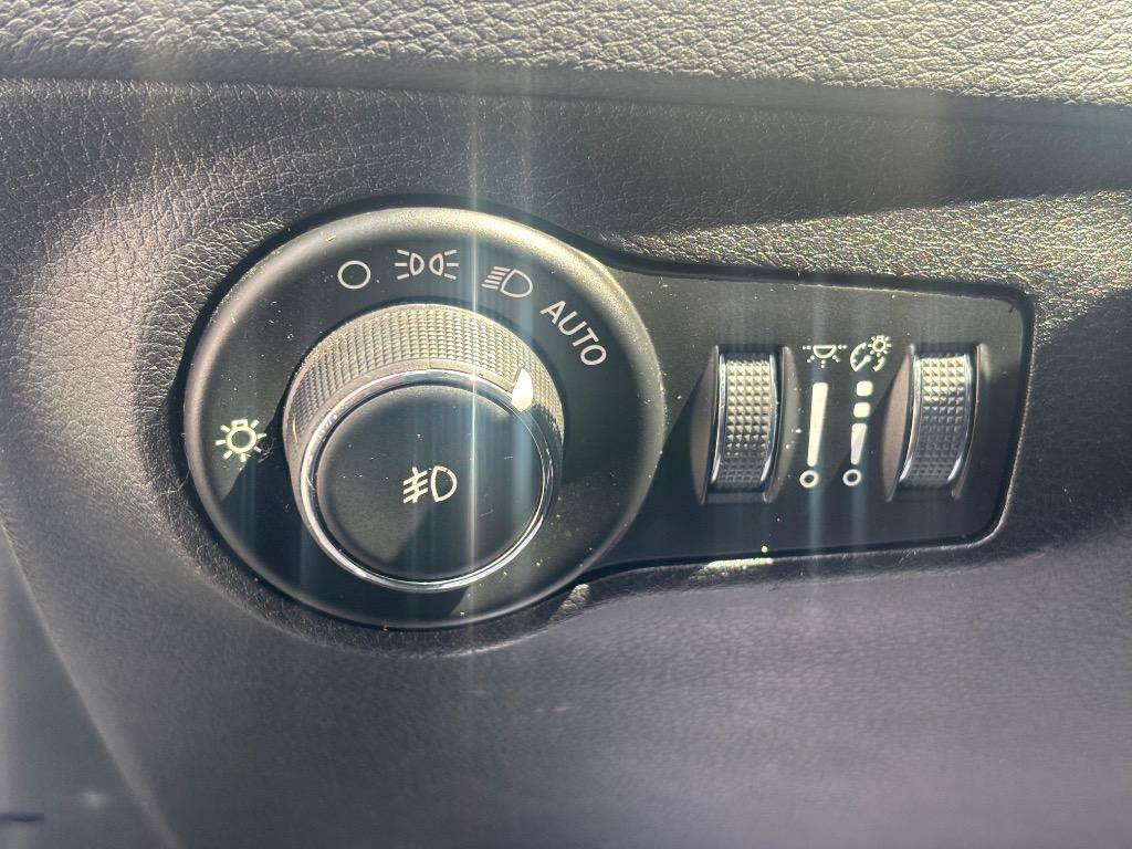 Used 2018 Jeep Compass Latitude w/ Popular Equipment Group AWD/4WD image 15