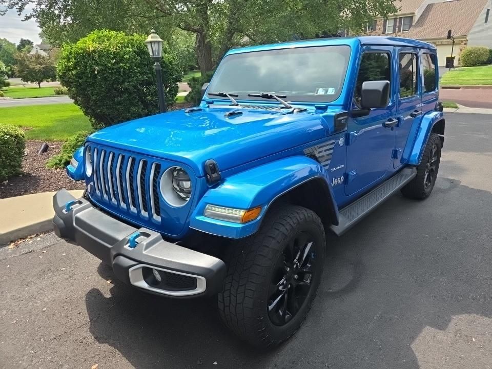 Used 2023 Jeep Wrangler Unlimited Sahara w/ Cold Weather Group AWD/4WD image 3