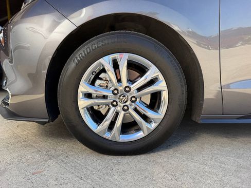 Used 2024 Toyota Sienna Platinum AWD/4WD image 26