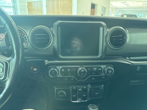 Used 2021 Jeep Wrangler Unlimited Sport w/ Sun And Sound Package AWD/4WD image 5