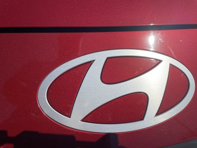 Used 2025 Hyundai Elantra Sport FWD image 29