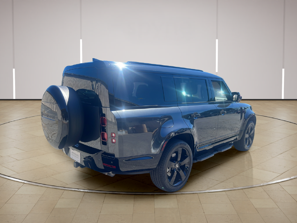 Used 2025 Land Rover Defender 130 X-Dynamic SE AWD/4WD image 7