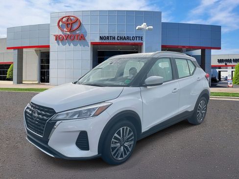 Used 2024 Nissan Kicks SV image 6