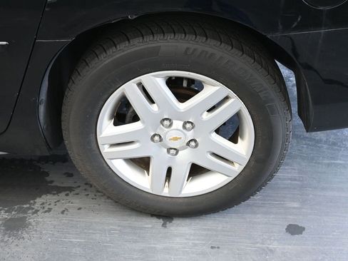 Used 2011 Chevrolet Impala LT w/ Luxury Edition Package image 14