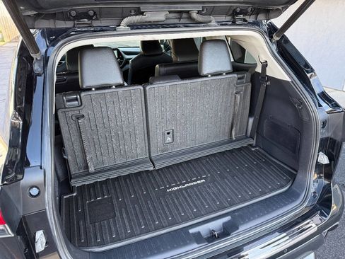 Used 2021 Toyota Highlander Limited image 22