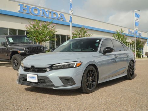 Used 2024 Honda Civic Sport image 1