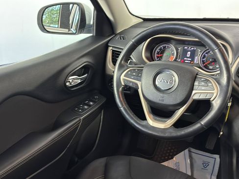 Used 2015 Jeep Cherokee Latitude w/ Cold Weather Group FWD image 15