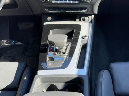 Used 2025 Audi Q5 2.0T Premium w/ Convenience Plus Package image 15