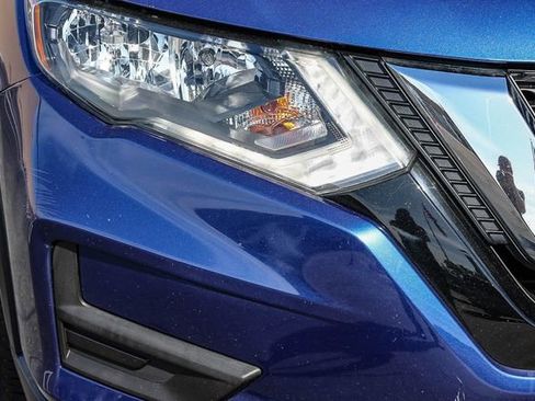 Used 2018 Nissan Rogue SV FWD image 10