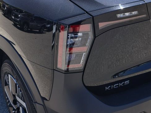 New 2026 Nissan Kicks SV w/ Cold Weather Package FWD image 7