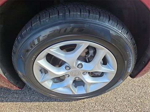 Used 2020 Chrysler Pacifica Touring w/ Tire & Wheel Group image 17