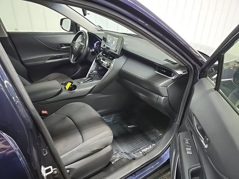 Used 2021 Toyota Venza LE AWD/4WD image 15
