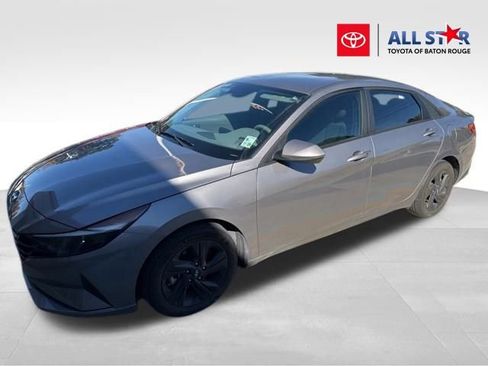 Used 2023 Hyundai Elantra SEL image 1