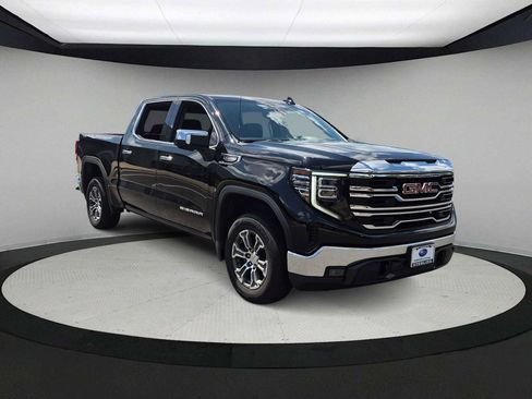 Used 2025 GMC Sierra 1500 SLT AWD/4WD image 2