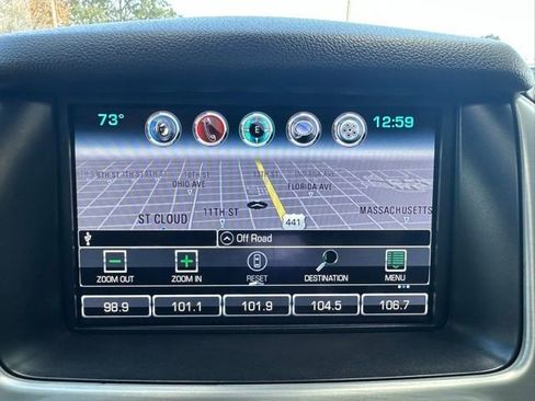 Used 2018 GMC Yukon SLT w/ Premium Edition image 18