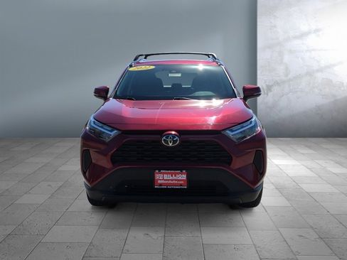Used 2022 Toyota RAV4 XLE w/ Convenience Package image 2