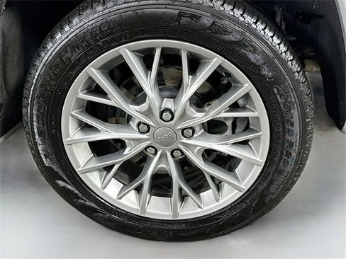 Used 2022 Jeep Grand Cherokee Summit image 34