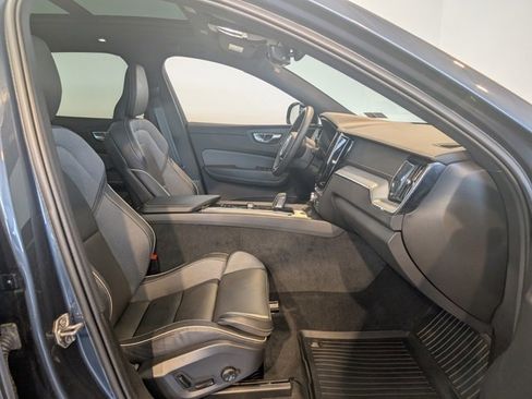 Used 2022 Volvo XC60 B6 R-Design w/ Advanced Package image 33