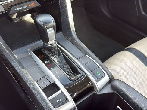 Used 2018 Honda Civic Touring image 27