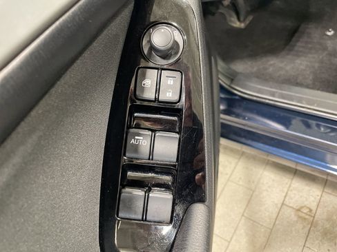 Used 2017 MAZDA MAZDA3 Sport w/ Preferred Equipment Package image 23