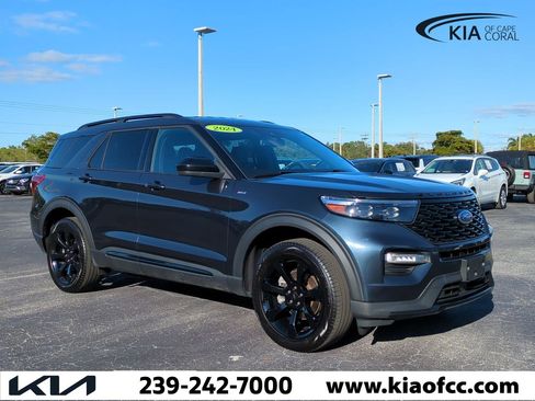 Used 2024 Ford Explorer ST-Line w/ Class IV Trailer Tow Package image 2