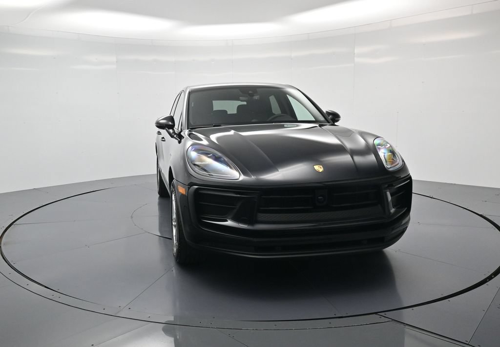 Used 2026 Porsche Macan AWD/4WD image 33