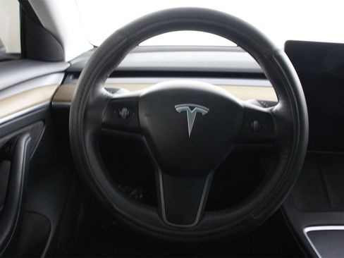 Used 2023 Tesla Model 3 Standard Range image 8