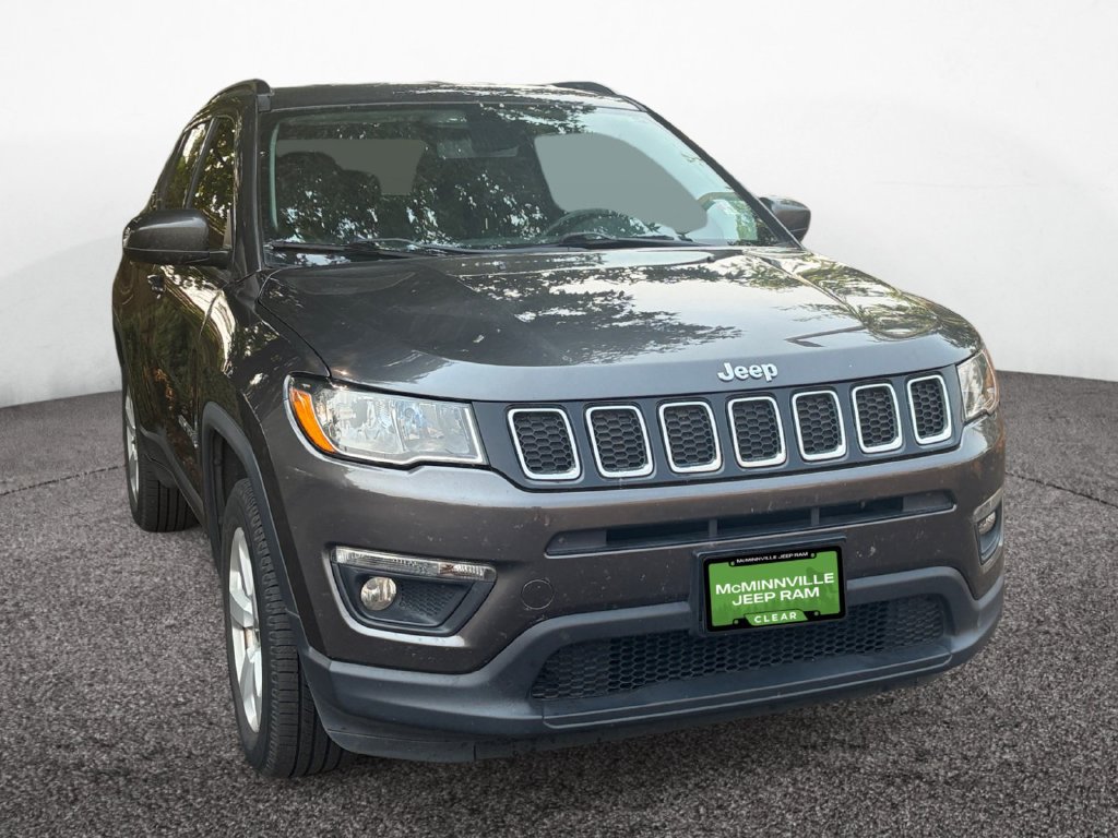 Used 2018 Jeep Compass Latitude w/ Cold Weather Group AWD/4WD image 7