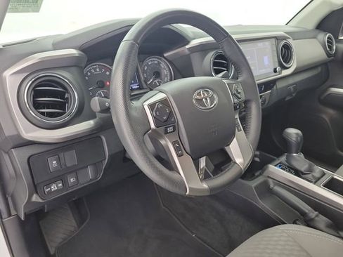 Used 2022 Toyota Tacoma SR5 RWD image 18