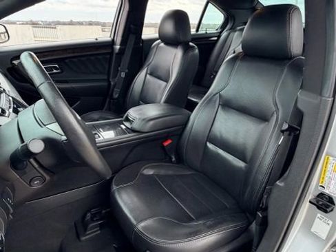 Used 2019 Ford Taurus Limited image 25