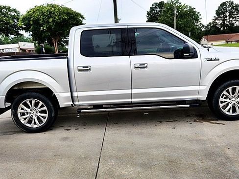 Used 2017 Ford F150 XLT w/ Equipment Group 302A Luxury RWD image 10
