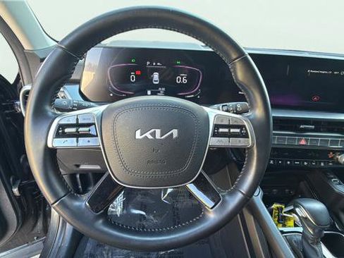 Used 2024 Kia Telluride S w/ S Sunroof Package FWD image 13