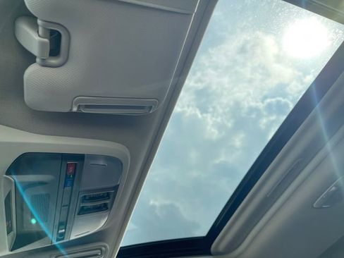 Used 2025 Subaru Crosstrek 2.0i Premium image 23