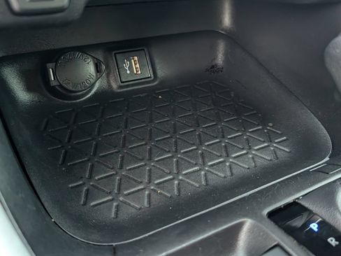 Used 2024 Toyota RAV4 LE AWD/4WD image 21