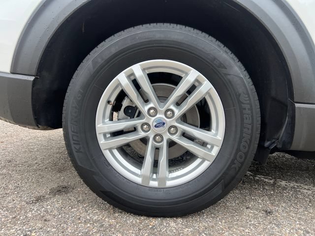 Used 2023 Ford Explorer XLT w/ Equipment Group 202A AWD/4WD image 14