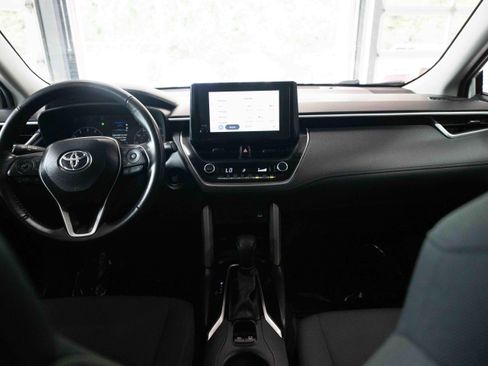 Used 2025 Toyota Corolla Cross LE w/ Moonroof Package AWD/4WD image 20