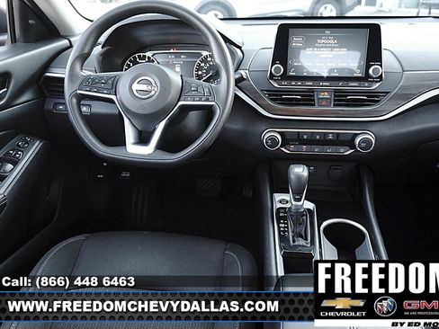 Used 2024 Nissan Altima 2.5 SV FWD image 13